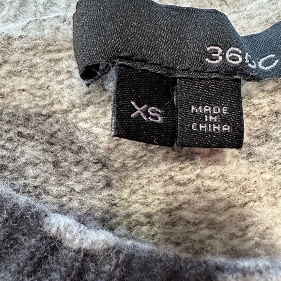 360 CASHMERE Green and Gray Camo Print Knit Sweater - Size XS. - Picture 9 of 15